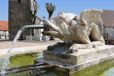 Fontaine de la Peute Bête d'Aujeurres