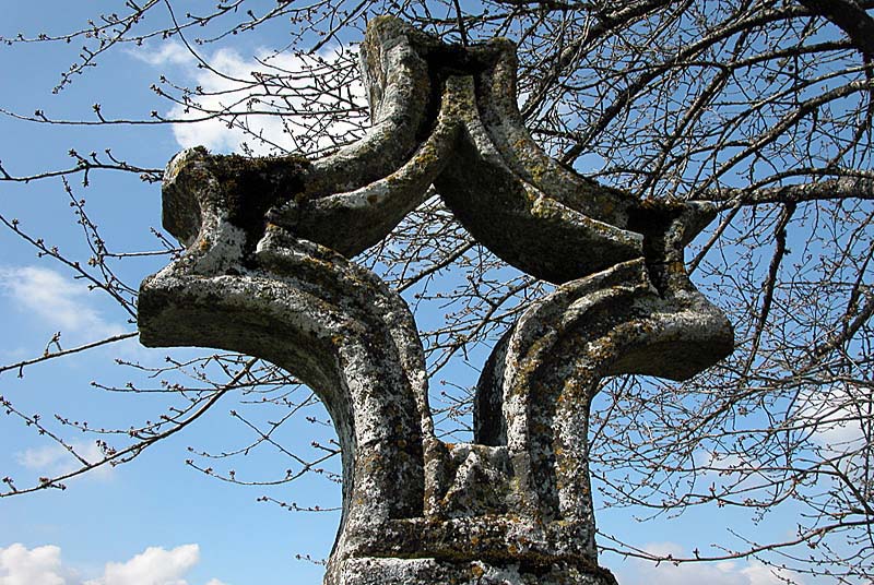Croix romaine de Perrogney-les-Fontaines