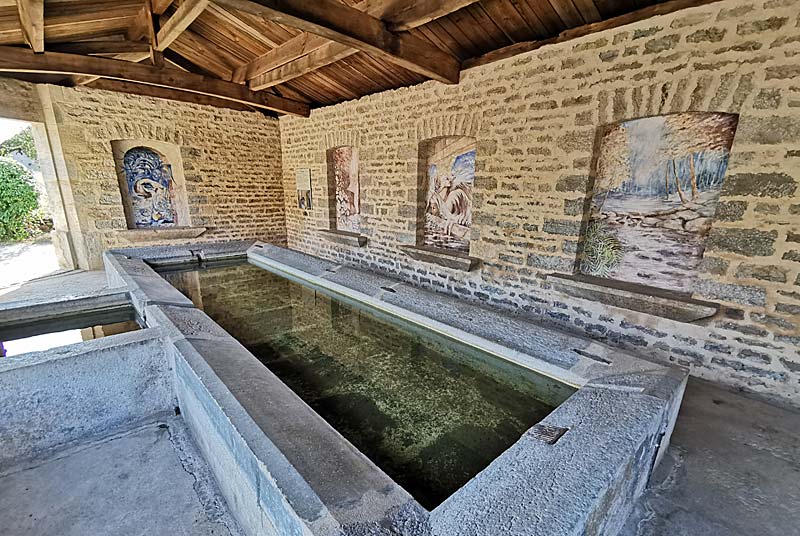 Lavoir à Aujeurres