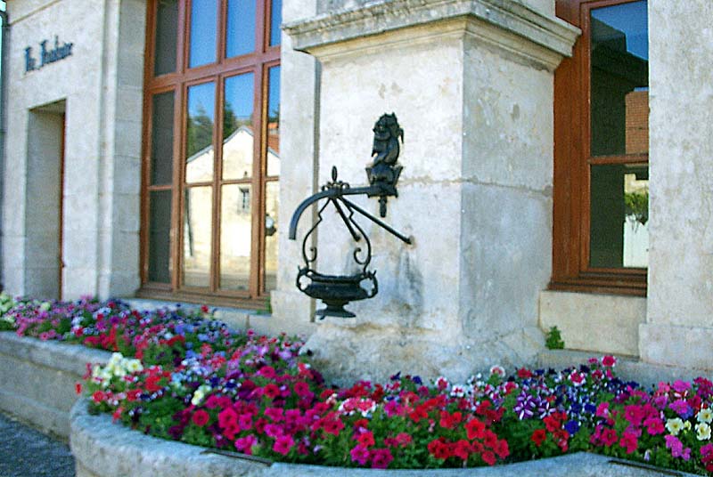 Fontaine d'Esnoms-au-Val