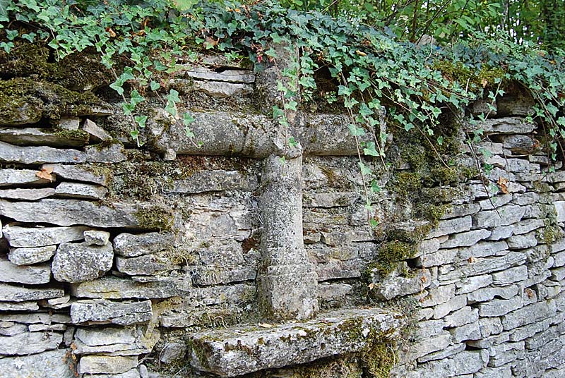 Croix à Montsaugeon