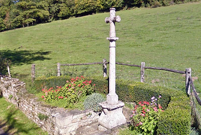 Croix à Noidant-le-Rocheux