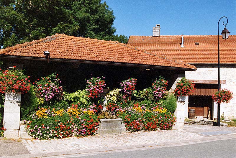 Lavoir à Noidant-le-Rocheux