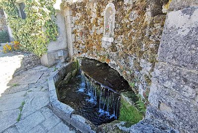 Fontaine du Badin à Noidant-le-Rocheux