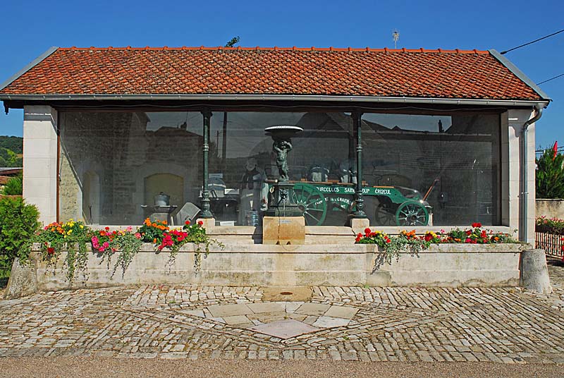 Fontaine de Saint-Loup-sur-Aujon