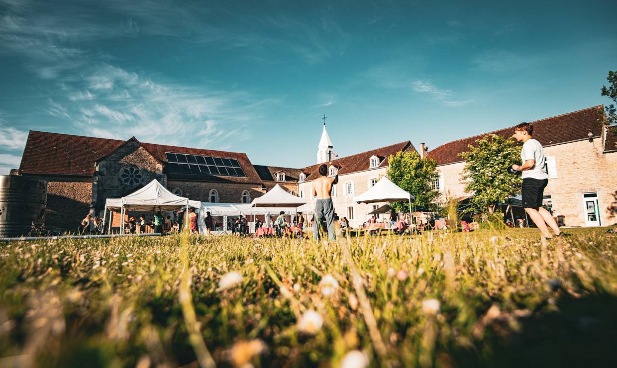 (C) Maison de Courcelles